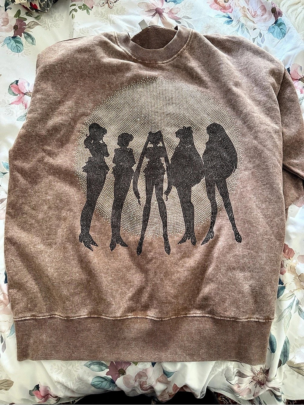 Sailor moon crystal Graphic Sweatshirt in Brown Size Small
